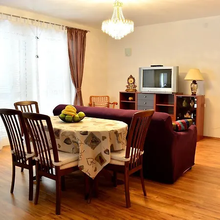 M&b Podstrana
